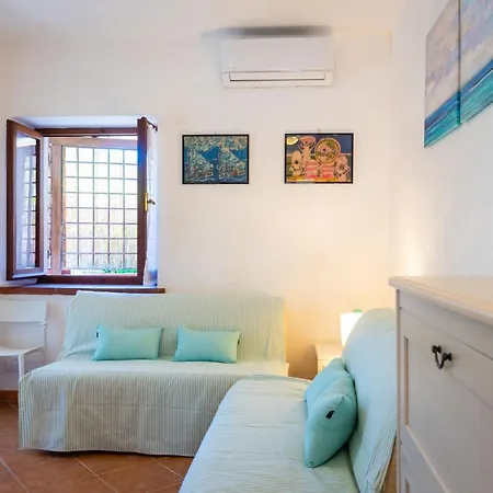 A Due Passi Dal Mare Apartment *